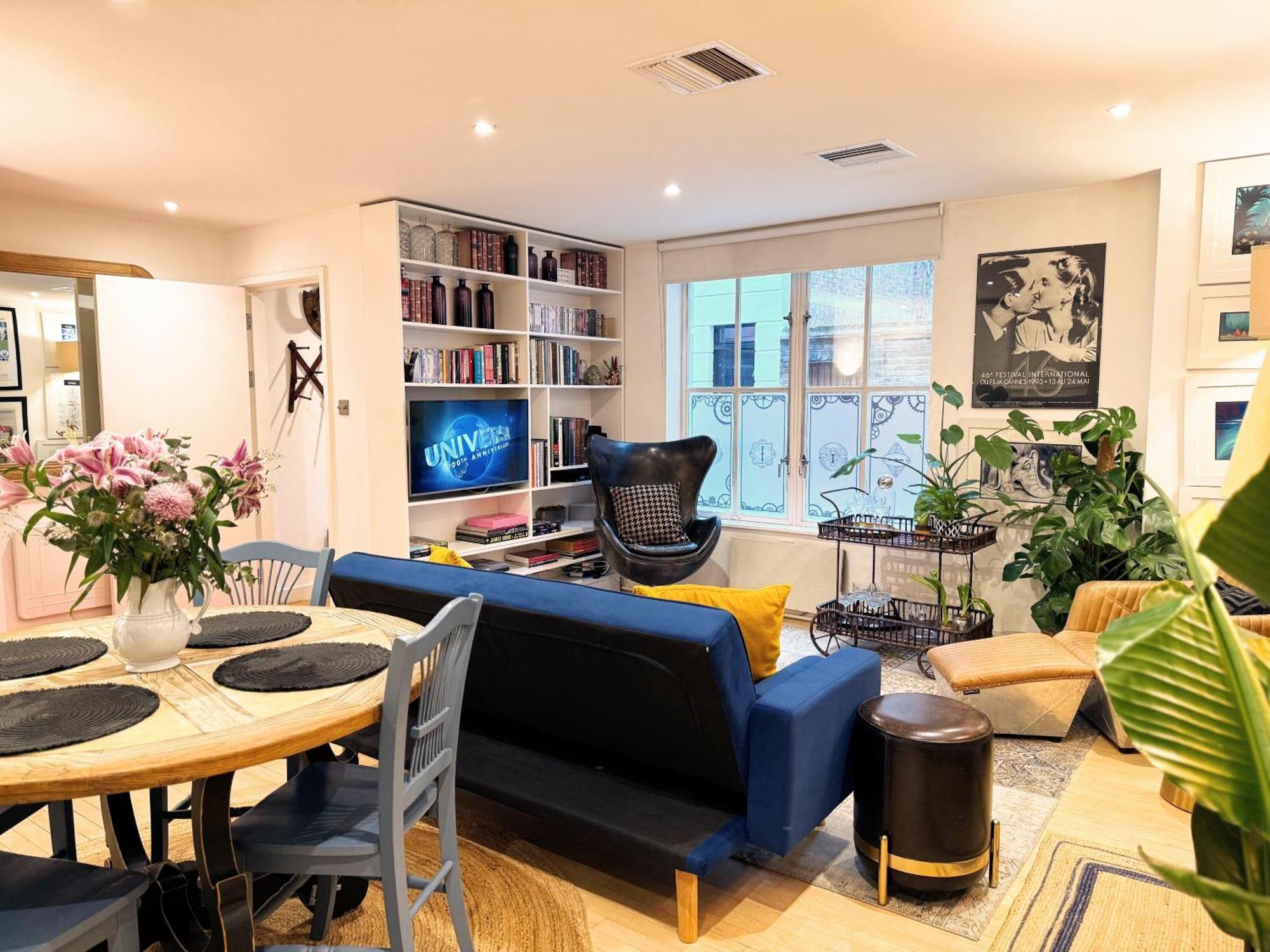 Spacious West End Duplex Apartment, W1 Central Лондон Екстериор снимка