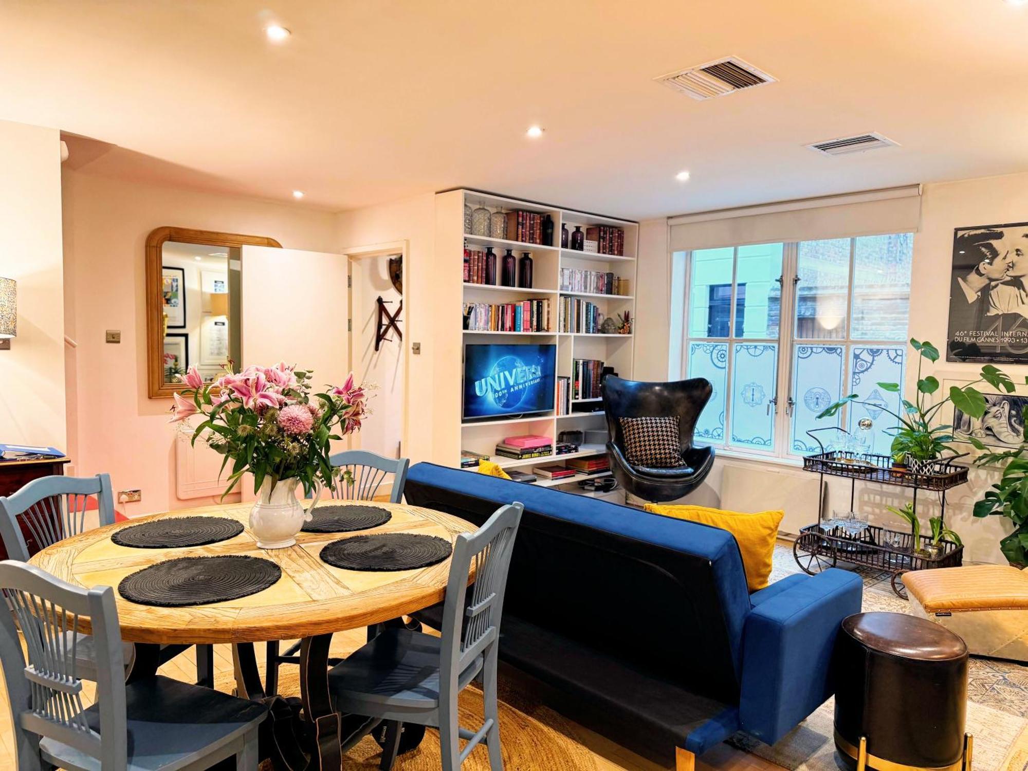 Spacious West End Duplex Apartment, W1 Central Лондон Екстериор снимка